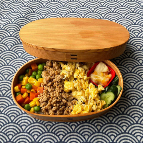大館曲げわっぱ小判弁当(中)仕切付 – GOOD DESIGN STORE TOKYO by 大館曲げわっぱ小判弁当(中)仕切付 – GOOD DESIGN STORE TOKYO by