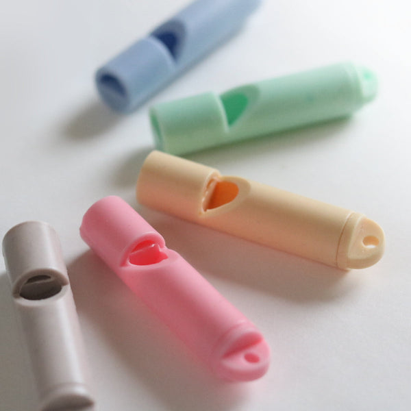 防災笛 雫音（しずね）/東商ゴム工業 – GOOD DESIGN STORE TOKYO by